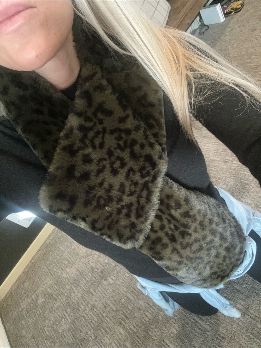Christian Siriano Olive Green Leopard Faux Fur Scarf - Picture 2 of 9